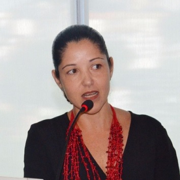 Ana Claudia Oliveira